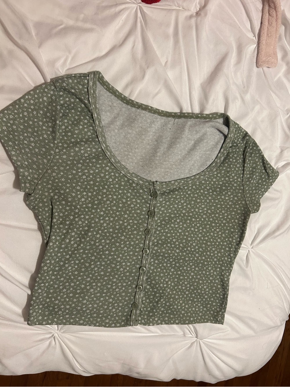 Olive Green Floral Button-Front Scoop Neck Women’s Top